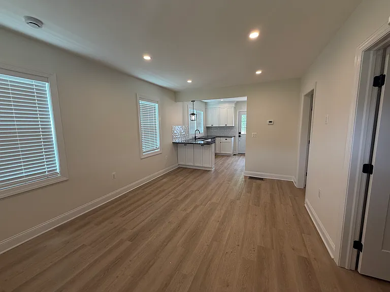 10 Pine Ln — Photo 4