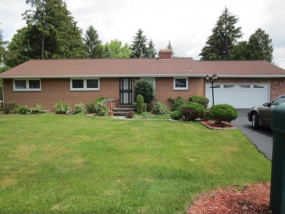 2nd image of 122 Clifton Blvd