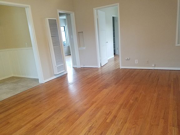 4th image of 2614 W Chandler Blvd