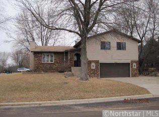 1420 Nottingham Dr, Owatonna, MN 55060