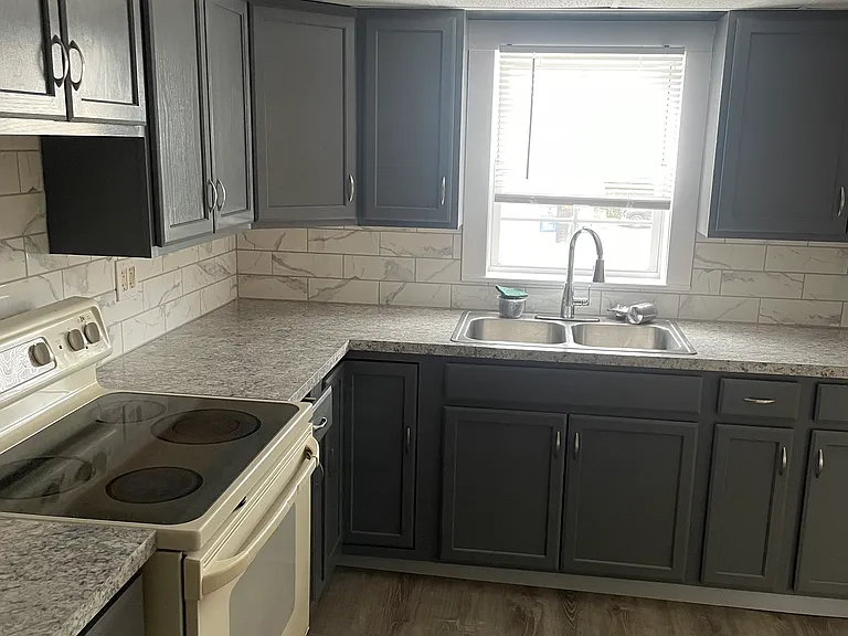 498 W Main St — Photo 21