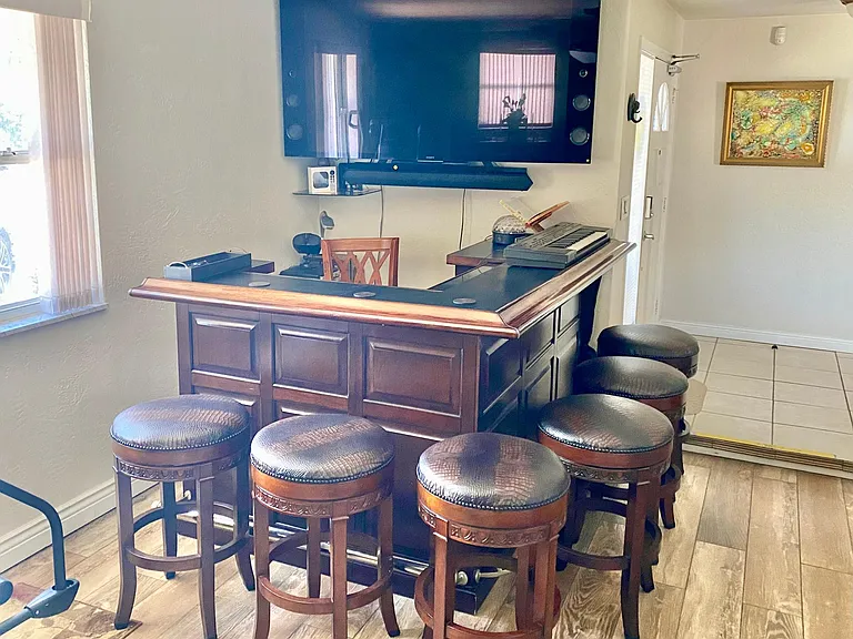 153 University Cir — Photo 14