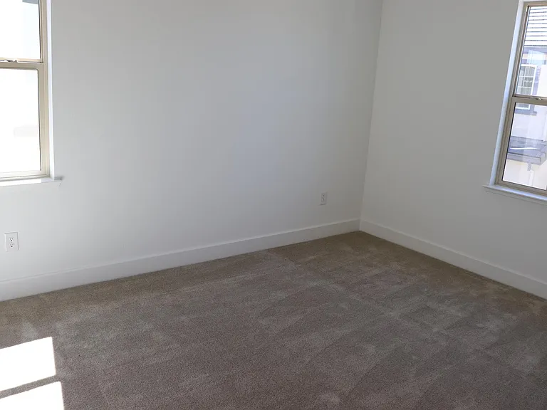 1260 S Hollyhock Dr — Photo 8