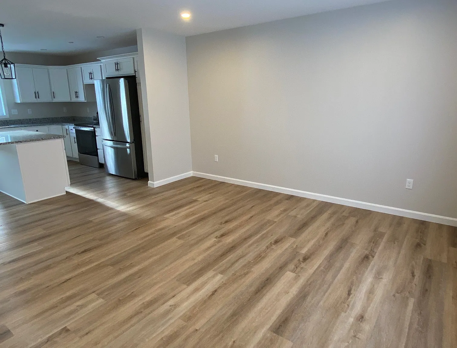 3 bed, 2.5 bath, 1232 sqft, $2,550 — Photo 3