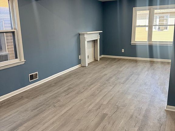 4th image of 154 Fairmount Ave #2