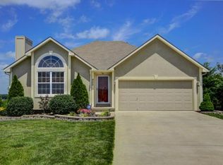900 Abar Dr, Grain Valley, MO 64029