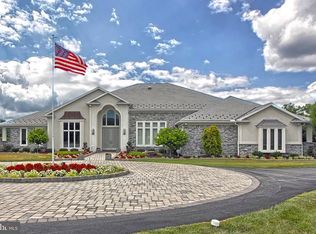 4193 English Way, York, PA 17402