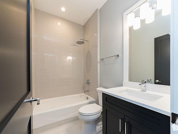 2nd image of 2317 N Southport Ave #2N