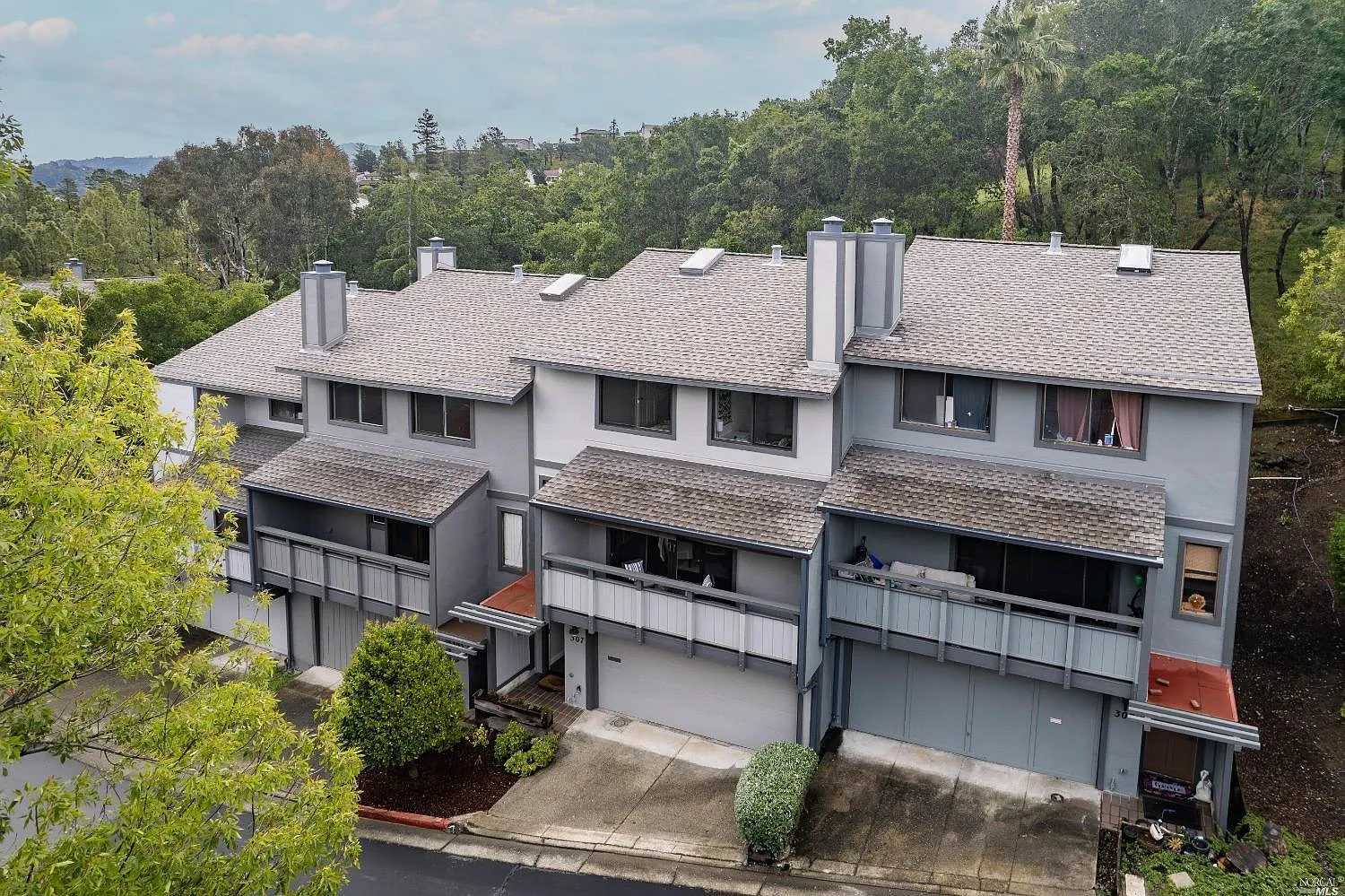 307 Sylvia Way photo 1