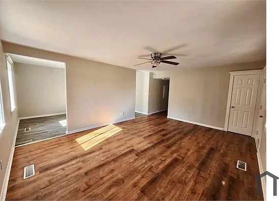1628 1st St NW — Photo 2