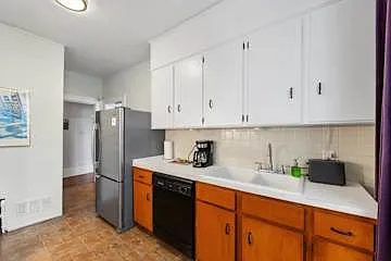 536 Hawthorne Ln — Photo 12