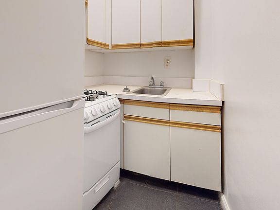 4th image of 1483 1st Ave APT 3A