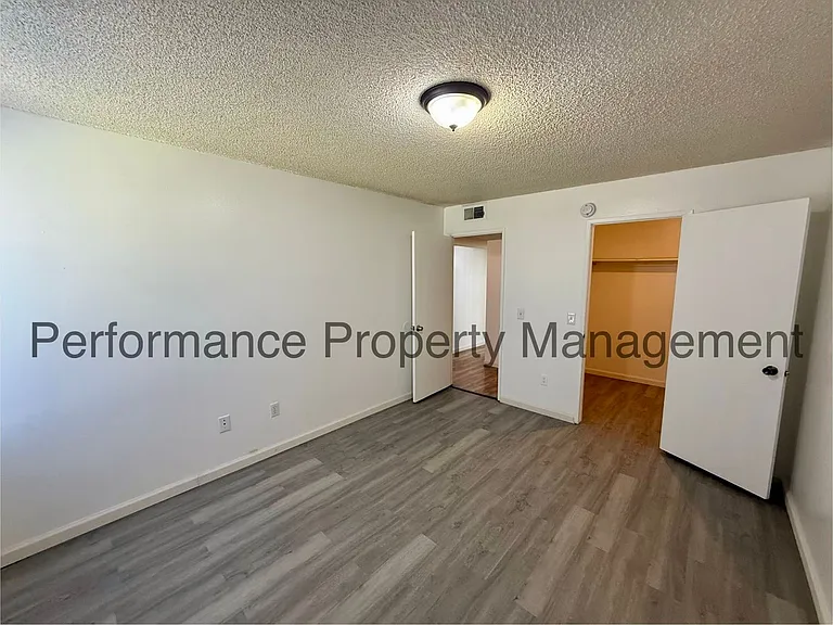 Crest View Apartments — Photo 7