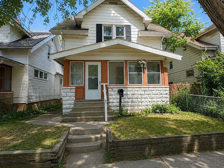 729 Utah St — Photo 1