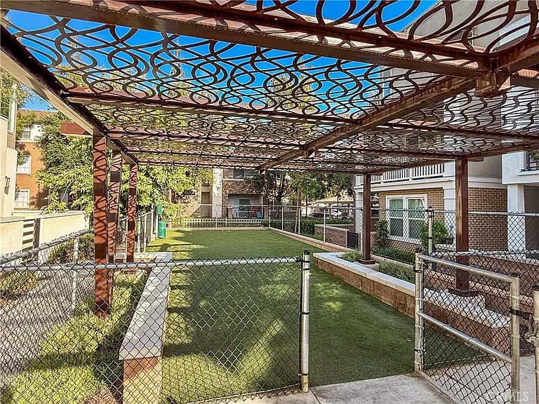 9513 Retreat Pl — Photo 42