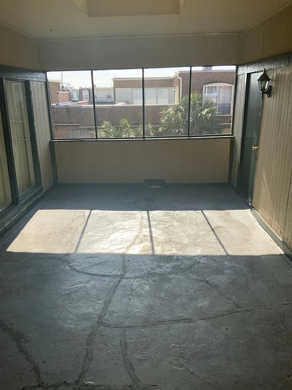3 bed, 2.0 bath, 1852 sqft, $1,889 — Photo 3
