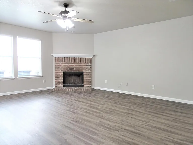 2809 Briargrove Ln — Photo 8
