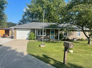 8533 N Farmstead Ct, Columbus, IN 47201