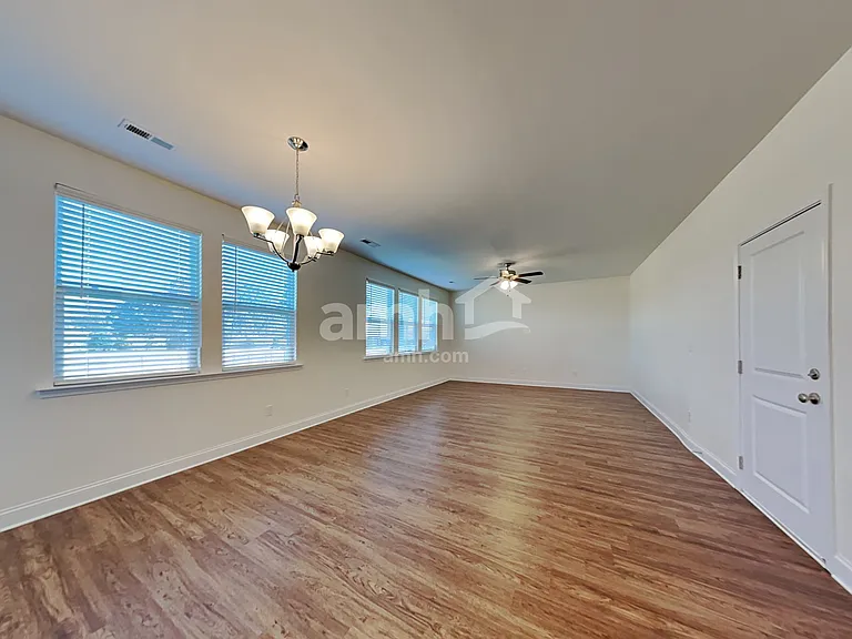 111 Samara Ln — Photo 6