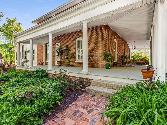 2nd image of 405 Webb Rd W