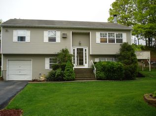 30 Wilson Ave, Selden, NY 11784