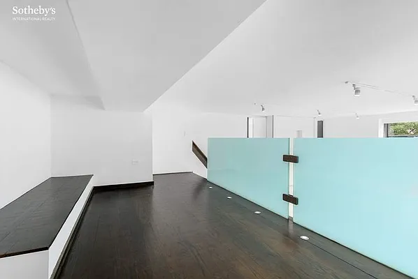 Sold by Sotheby's International Realty | media 10