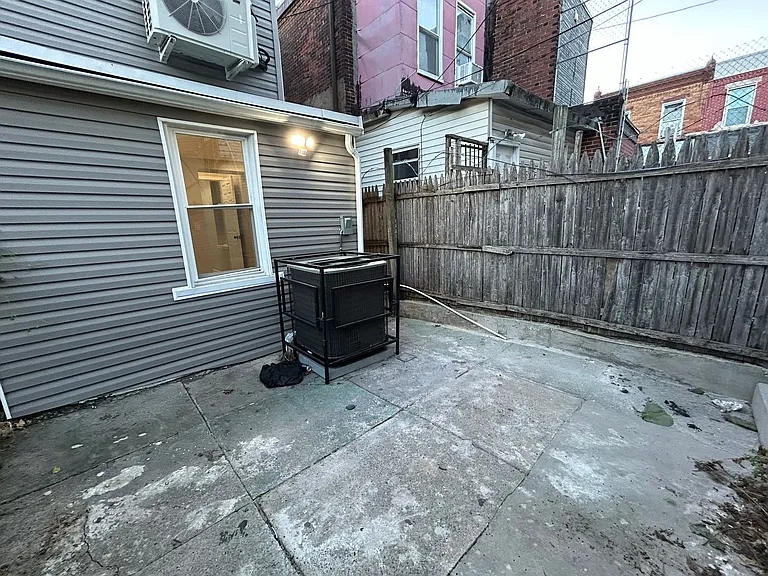 245 W Ontario St #1 — Photo 13
