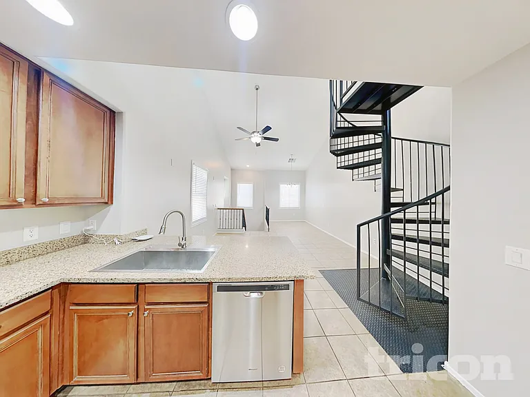 1353 S Sabino Dr — Photo 5