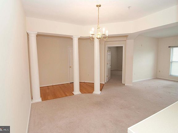 5th image of 2921 Deer Hollow Way Unit 212
