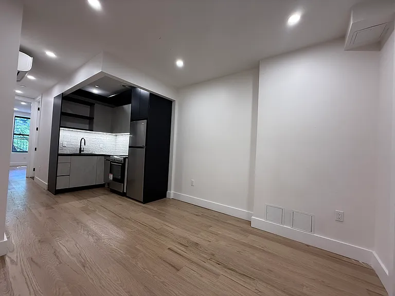 2324 Bedford Ave #2C — Photo 5