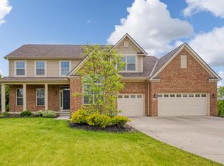 1679 Forest View Dr, Pataskala, OH 43062