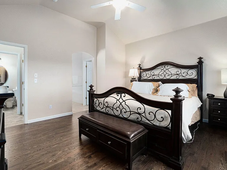 5734 Crestwood Dr — Photo 10