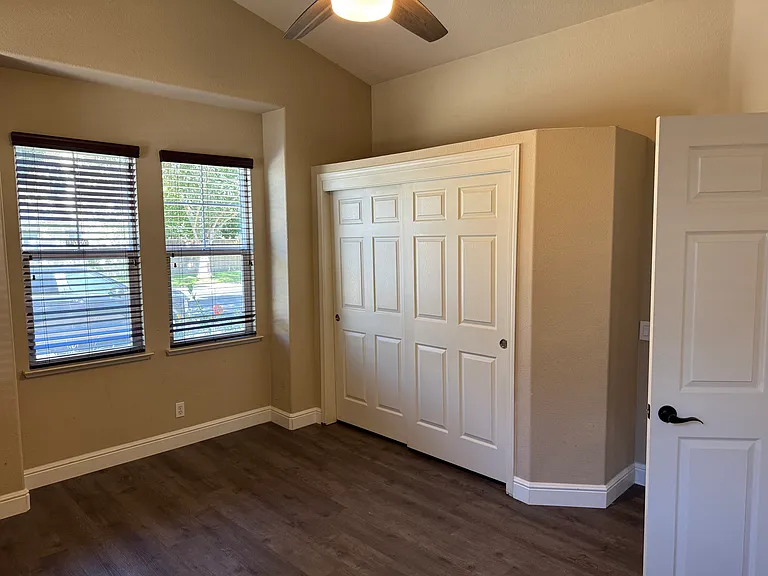 2125 Woodbury Dr — Photo 4