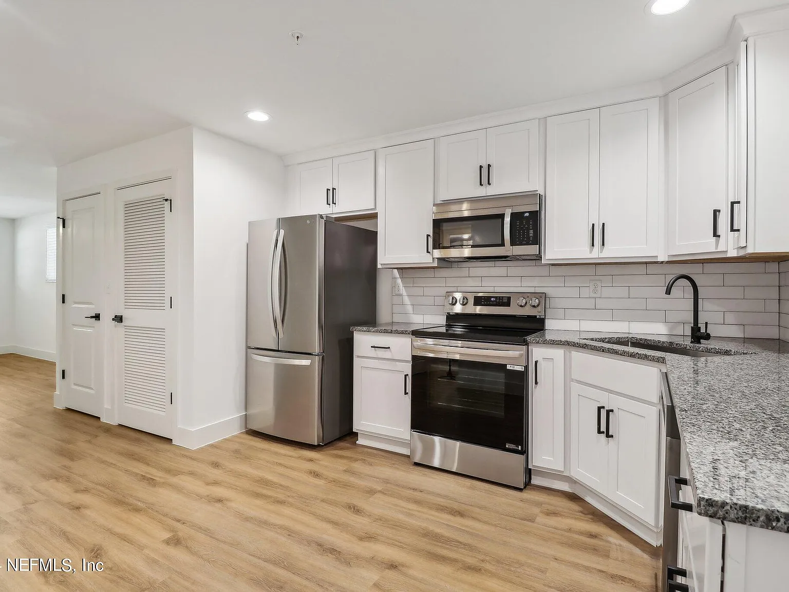 1 bed, 1.0 bath, 725 sqft, $1,295 — Photo 4