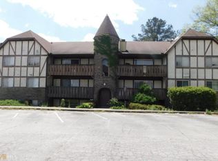 615 Camelot Woods Dr, Lawrenceville, GA 30044