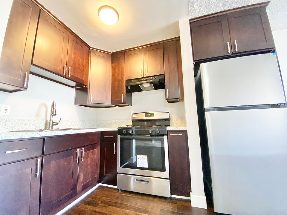 2nd image of 1911 W 2nd St #4