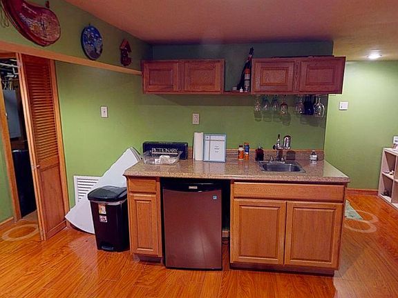 2nd image of 204 E Oakbourne Ave