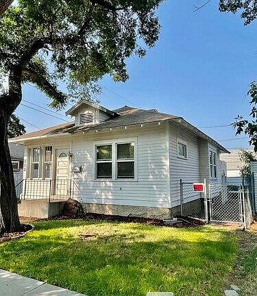 2nd image of 712 11th St N