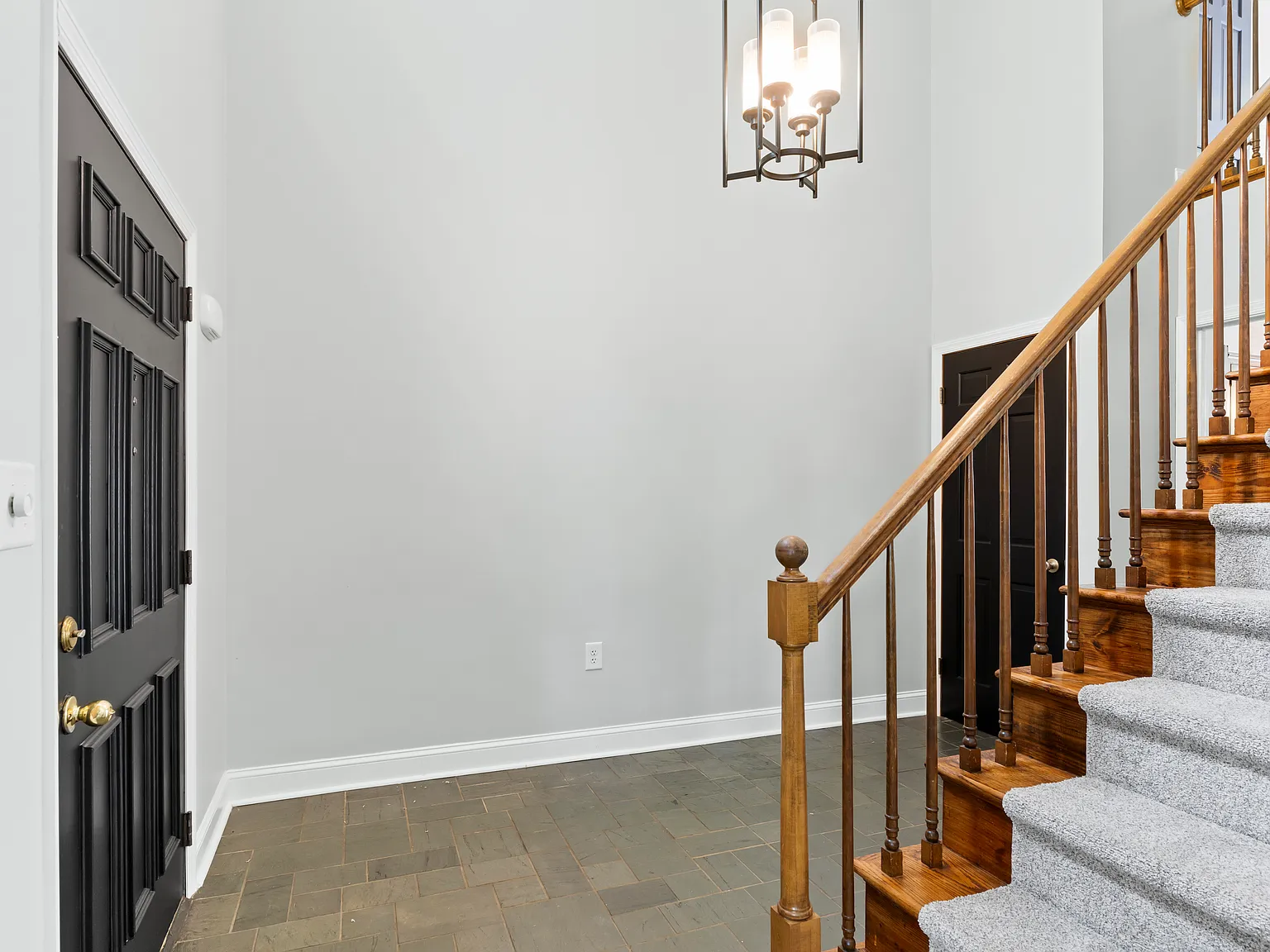 2 bed, 1802 sqft, $2,500 — Photo 4