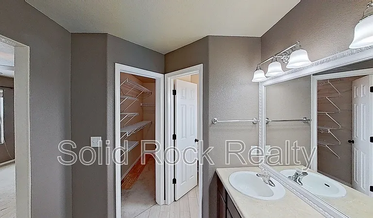 4642 Crow Creek Dr — Photo 13