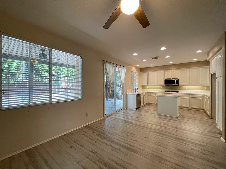 28440 Ware St — Photo 10