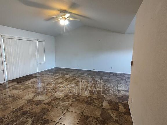 3rd image of 2301 SE Chinaberry Ave