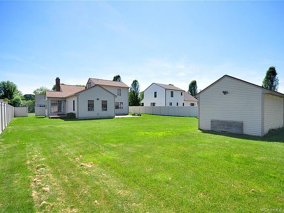 4th image of 3 Harvest Ln
