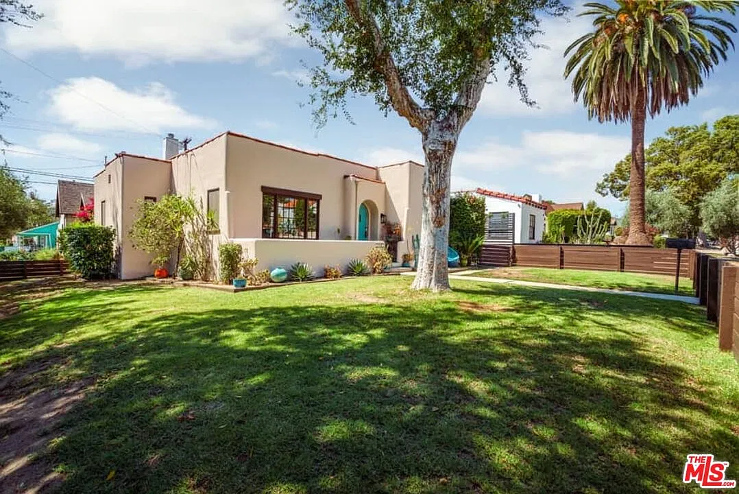 2 bed, 1.0 bath, 962 sqft, $4,800 — Photo 4