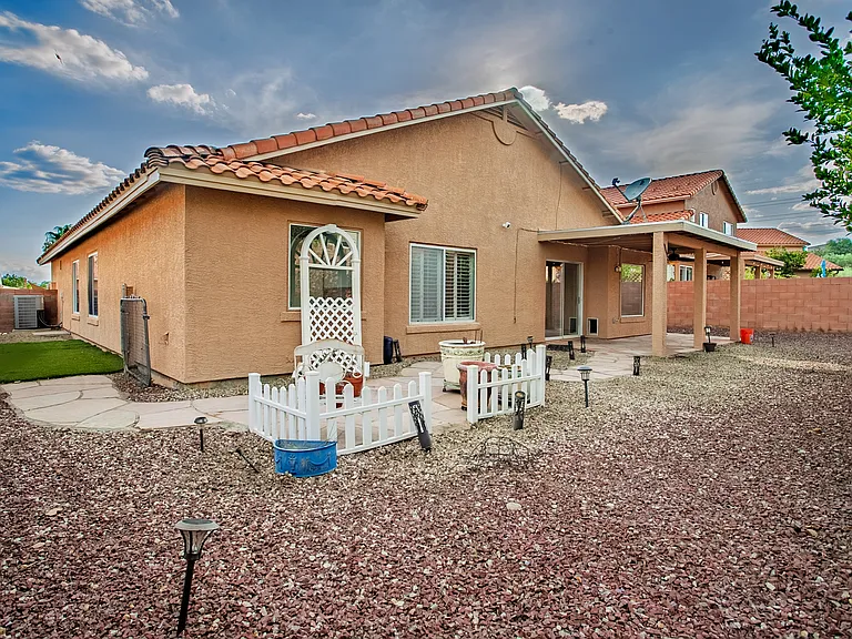 685 W Placita Vega Vis — Photo 42