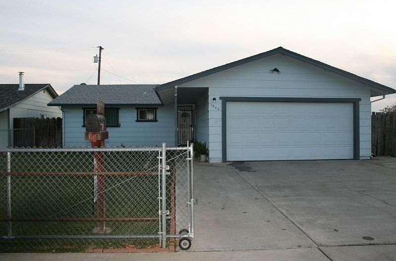 1st image of 1842 Fernwood Dr