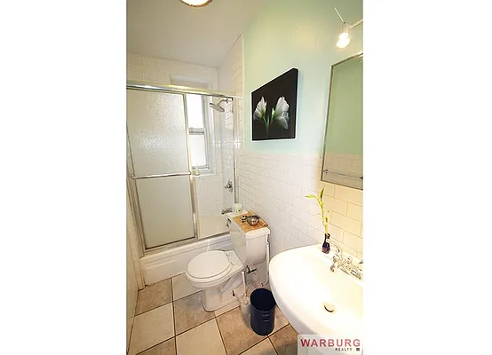 Sold by Warburg | media 6