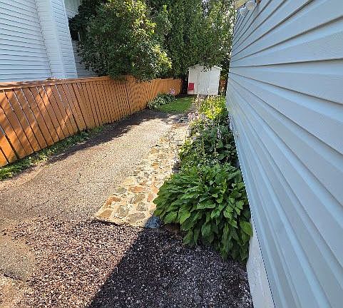 5th image of 28 Milliken Rd