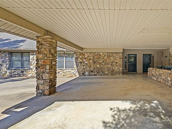 4th image of 2502 E Sweetbriar Dr