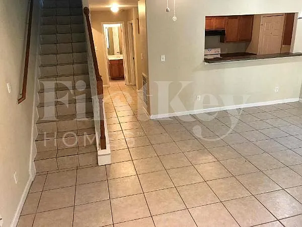 2920 La Estancia Ln — Photo 4